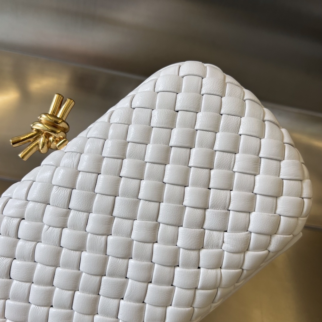 Knot Padded Intreccio Leather Clutch White